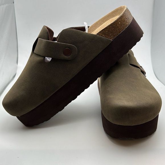 CUSHIONAIRE Women's Loom Cork Footbed Platform Clog 9 OLIVE - Picture 7 of 7